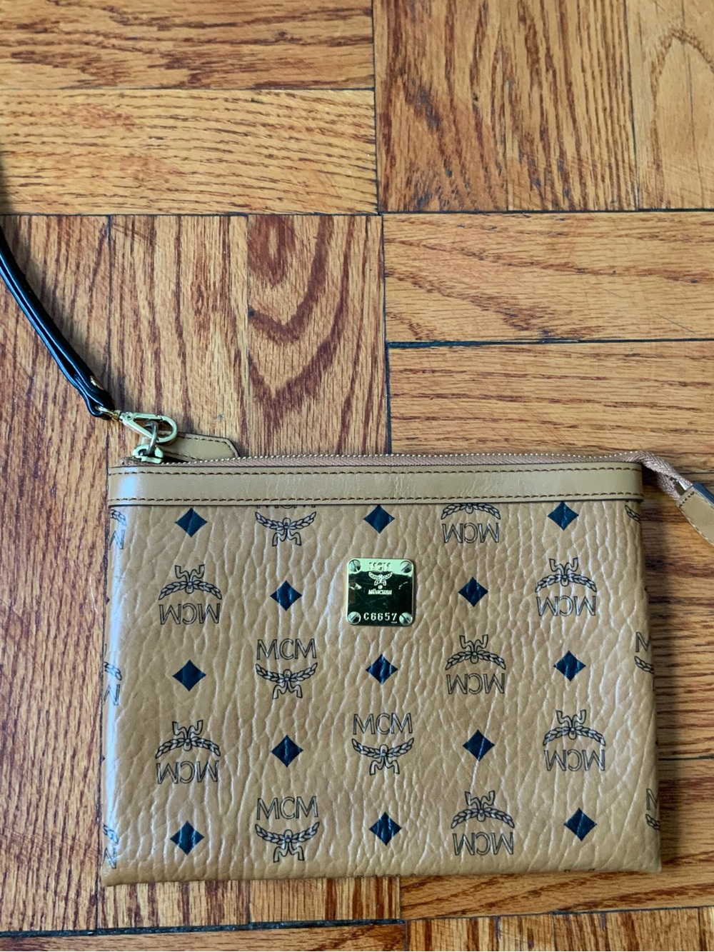 MCM Wrislet Bag Pouch Mini Cognac Logo Plaque Gold Zip Closure Clutch